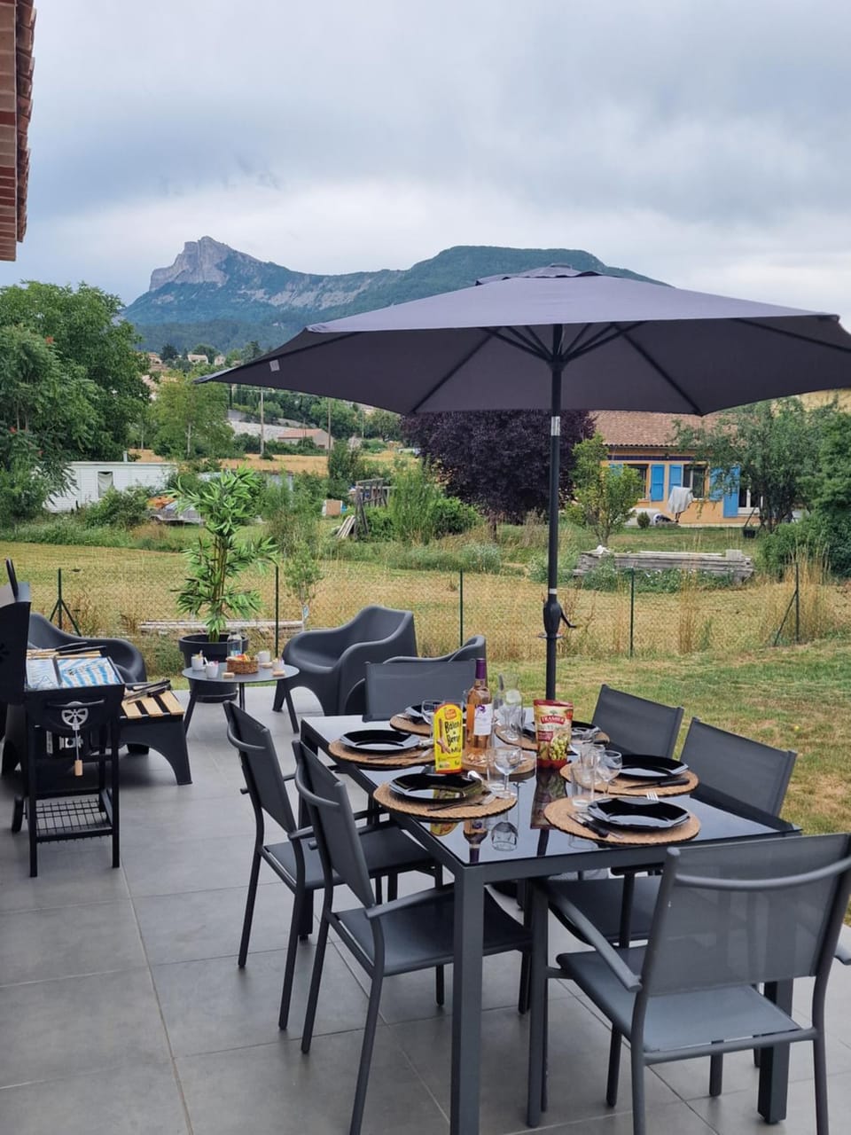 Patio, BBQ facilities, Dining area