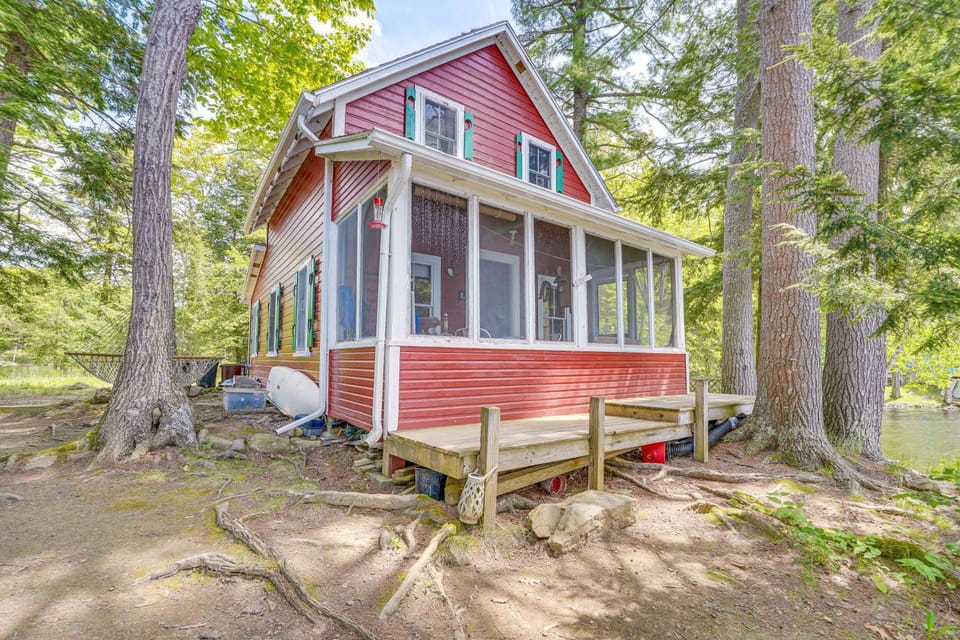 Peaceful Lakefront Maine Cabin w/ Sunset Views Cabin in Vassalboro