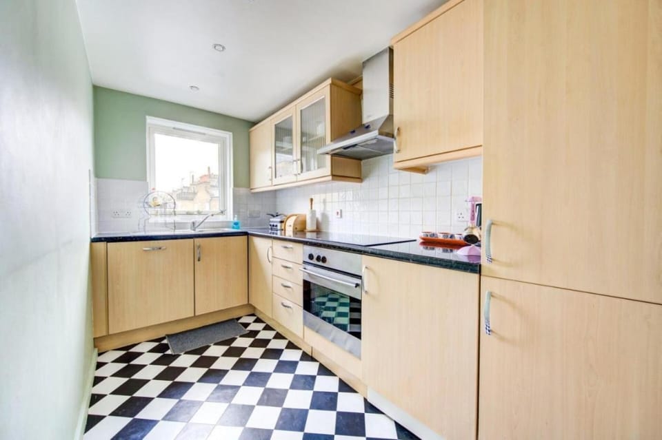 Kitchen or kitchenette, oven, stove