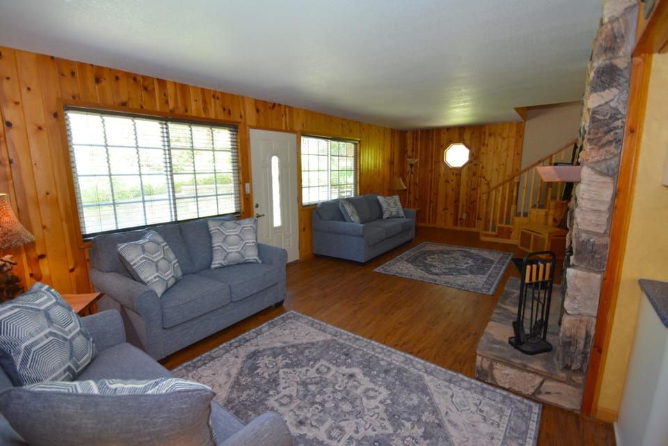 Cozy Cabin Cabin in Bass Lake