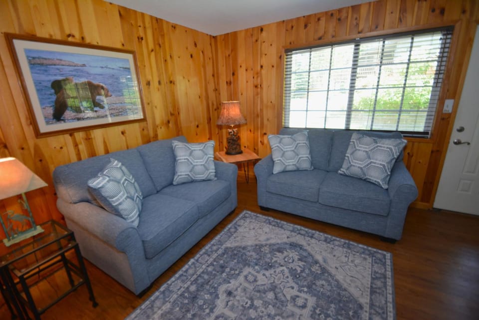 Cozy Cabin Cabin in Bass Lake