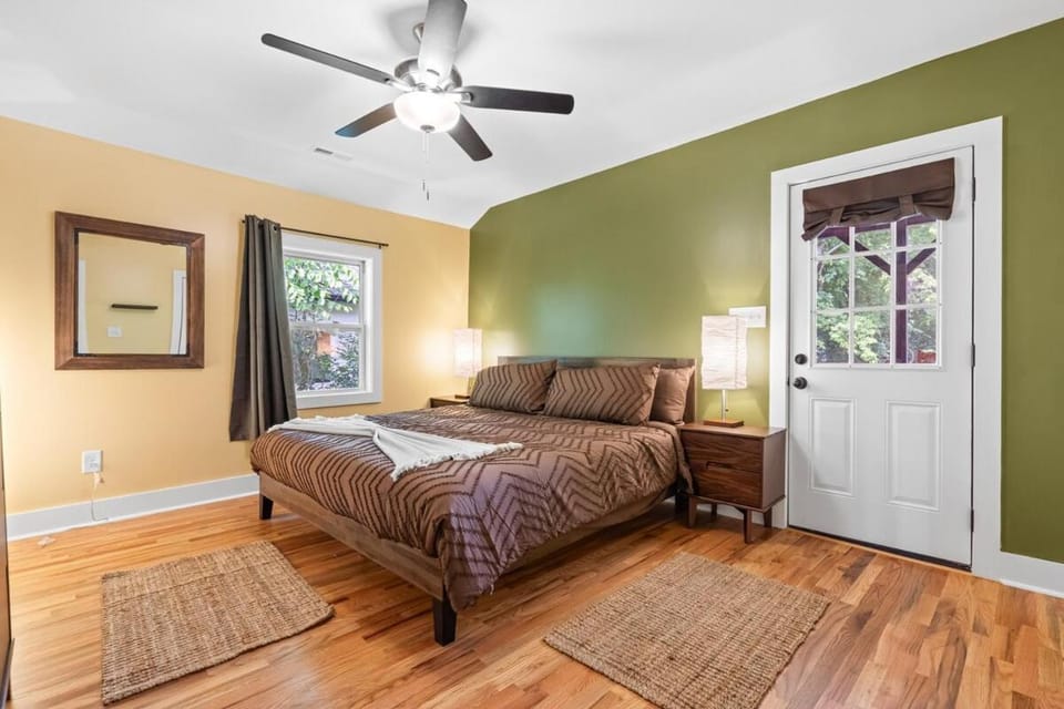 Boho 5BR Modern Villa w Hot Tub, Grill, Patio and Backyard House in Raleigh