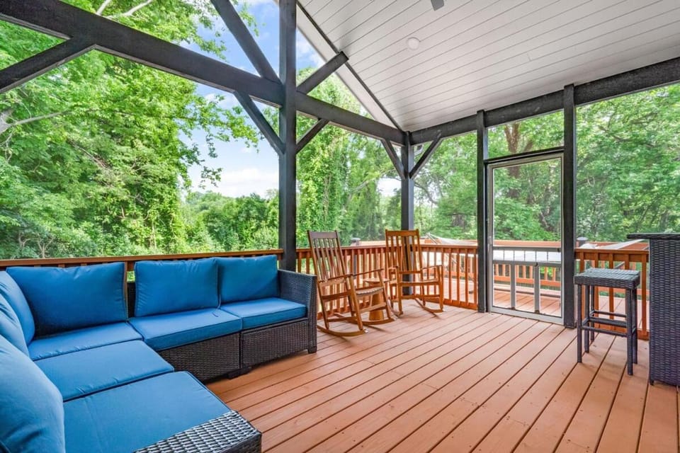 Boho 5BR Modern Villa w Hot Tub, Grill, Patio and Backyard House in Raleigh