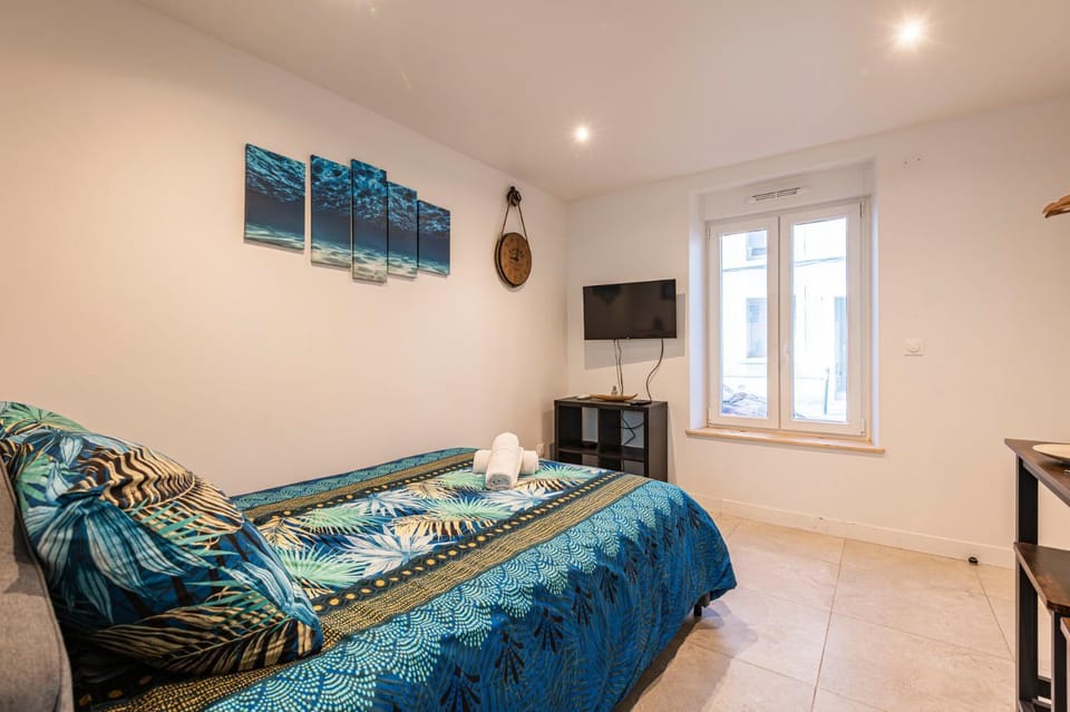 Cocon Privé pour 2 Personnes Jacuzzi, Sauna, Wi-Fi & Climatisation Apartment in Reims