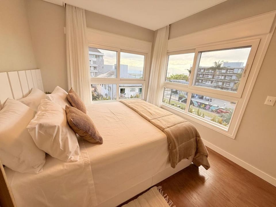 Apê Brisa · Apê Brisa do Mar| Jurerê| 3 suítes com vista Apartment in Florianopolis