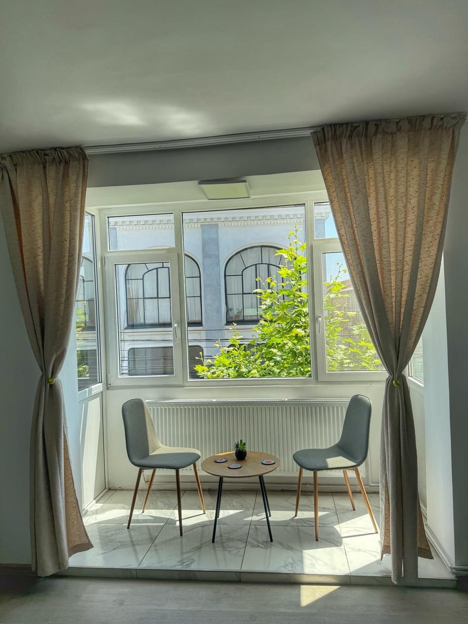 Day, View (from property/room), Balcony/Terrace, Living room, Seating area