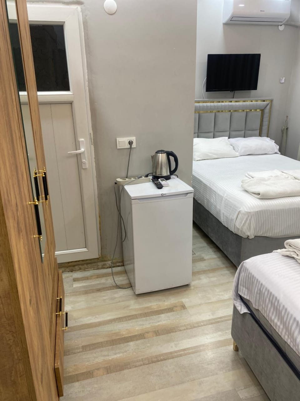 Bed, TV and multimedia, Coffee/tea facilities, Photo of the whole room, Bedroom, towels