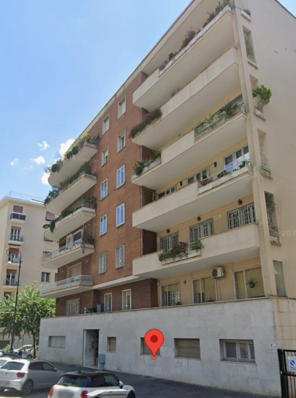Property building, Neighbourhood