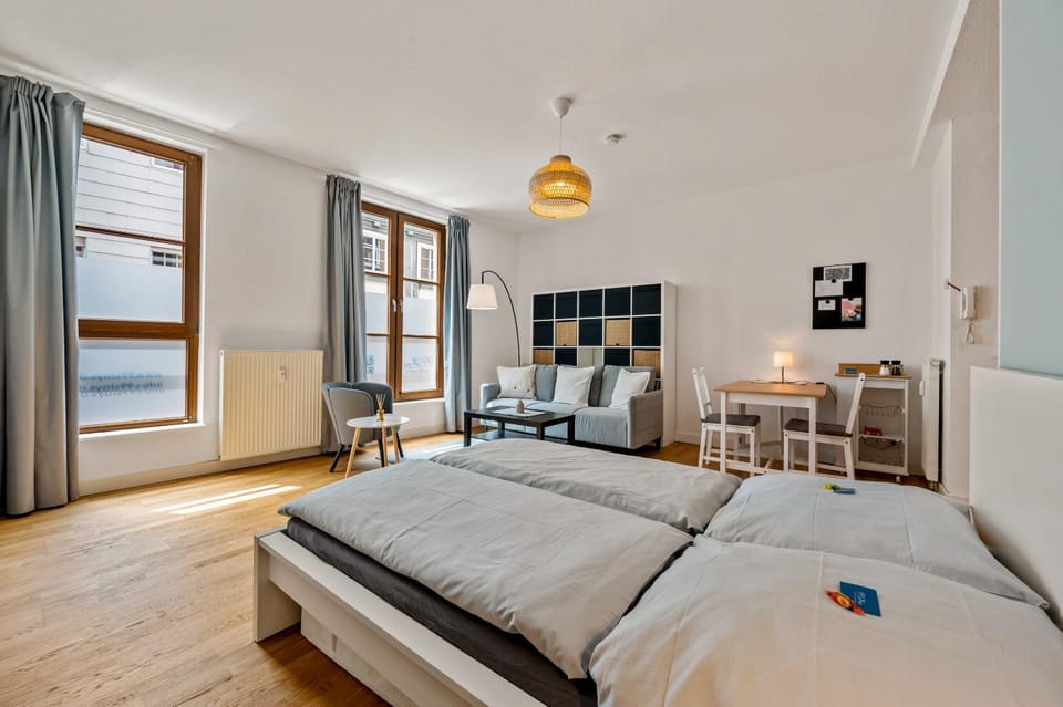Bed, Photo of the whole room, Seating area, Bedroom