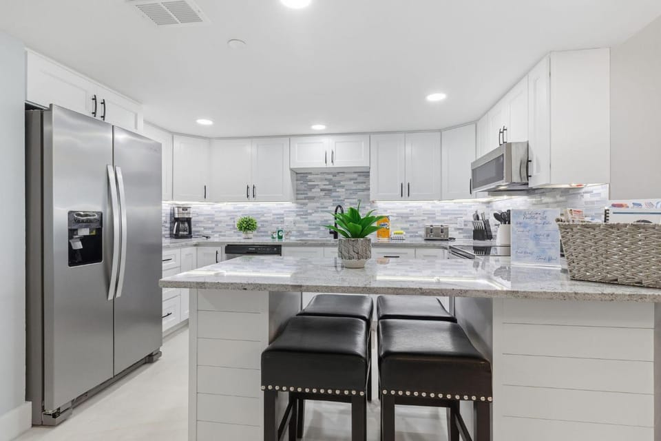 Nautilus 2511 Gulf View 5th Floor End 2 BR 2 BA House in Okaloosa Island