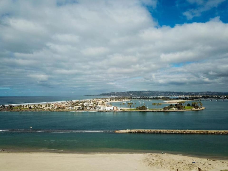 Ocean Beach Bungalow Separate Entry House in Ocean Beach