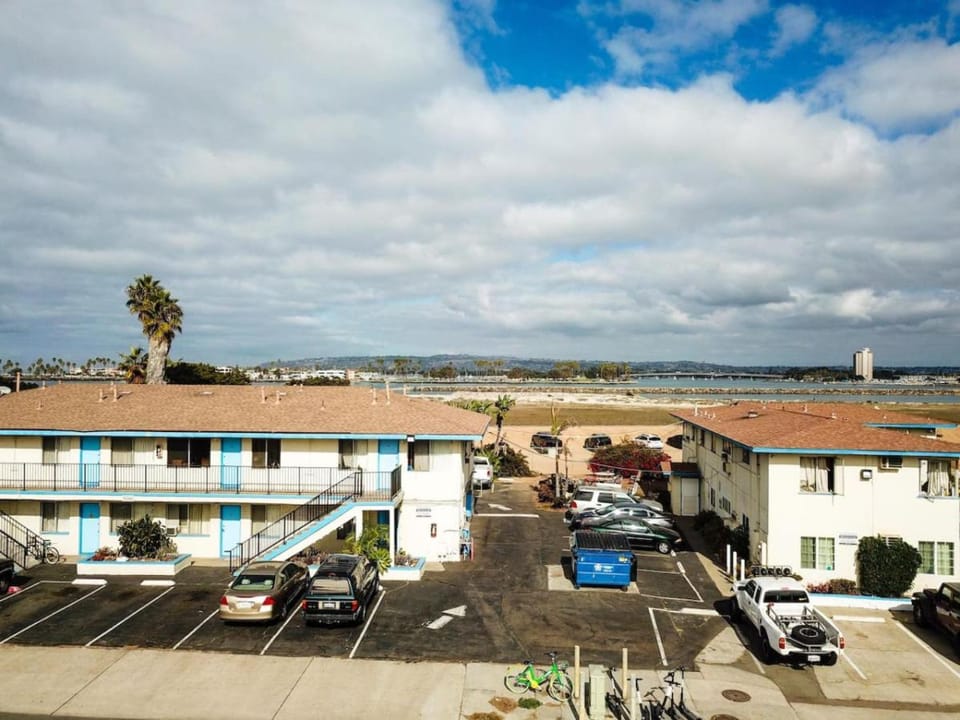 Ocean Beach Bungalow Separate Entry House in Ocean Beach
