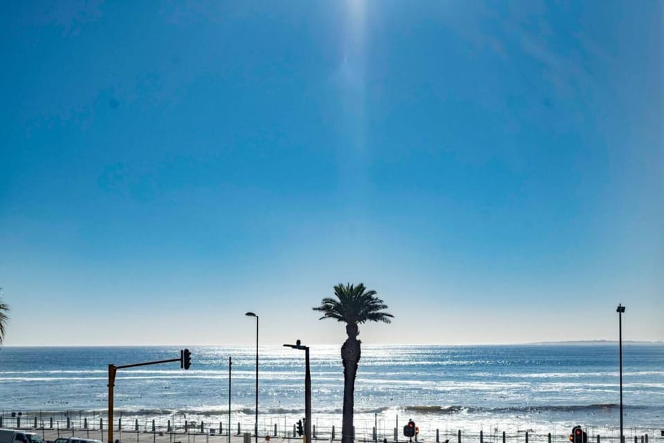 Studio w Queen Bed, Sea Views, Promenade, Fast Wifi Apartment in Cape Town