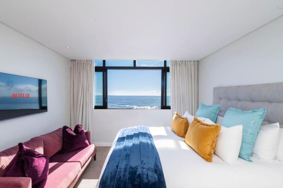 King & Queen Bed Sea View Promenade Fast Wifi Apartment in Cape Town