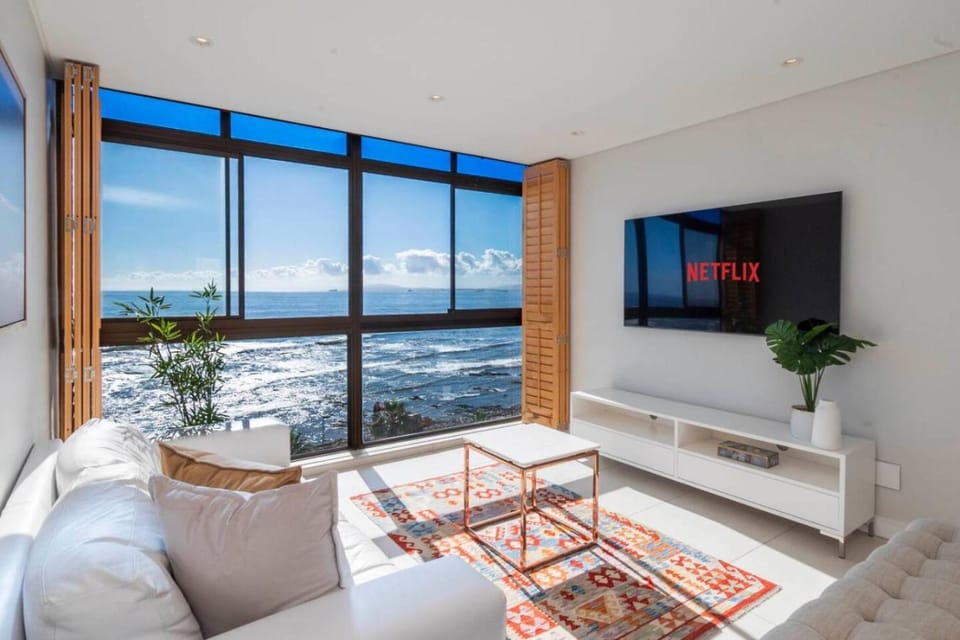 King & Queen Bed Sea View Promenade Fast Wifi Apartment in Cape Town