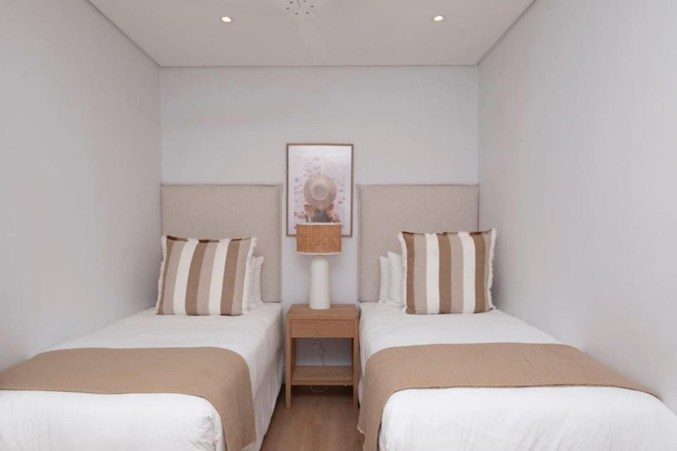 Sea View, SmartTV, Promenade, Free Parking Apartment in Cape Town