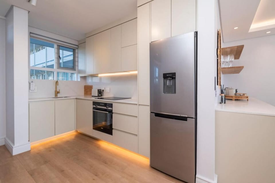 Sea View, SmartTV, Promenade, Free Parking Apartment in Cape Town