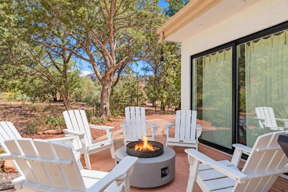 Perfect home in Sedona With HotTub House in Village of Oak Creek