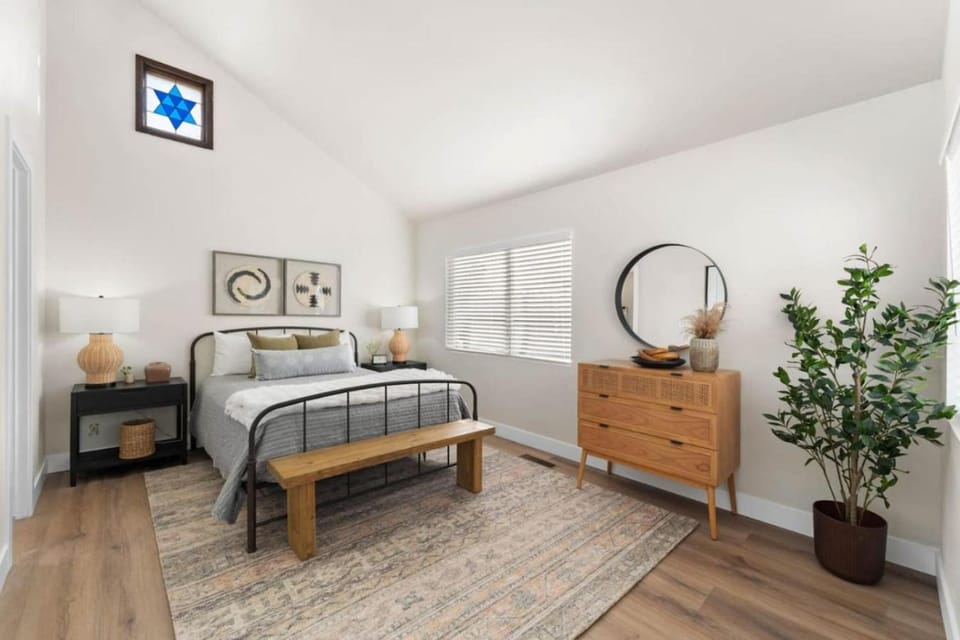 Perfect home in Sedona With HotTub House in Village of Oak Creek