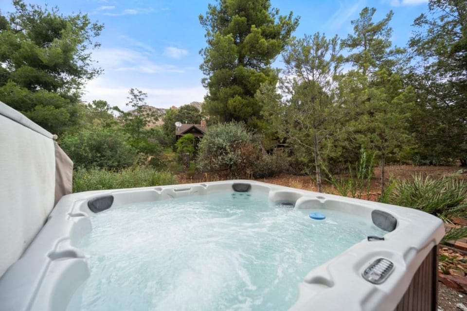 Perfect home in Sedona With HotTub House in Village of Oak Creek