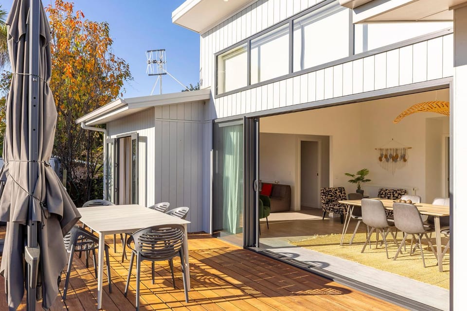 Day, Balcony/Terrace, Seating area, Dining area