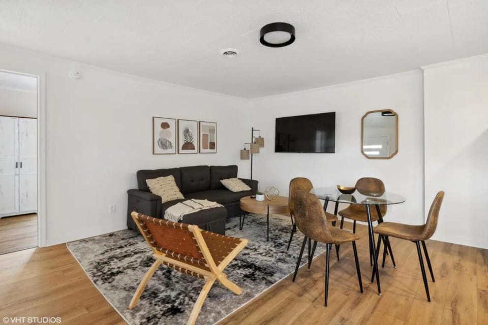 Charming and Modern 2BR in the Heart of Ottawa Apartment in Ottawa