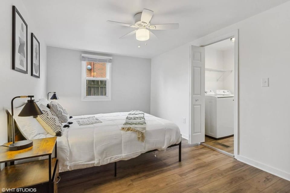 Charming 4BR Retreat in the Heart of Ottawa House in Ottawa