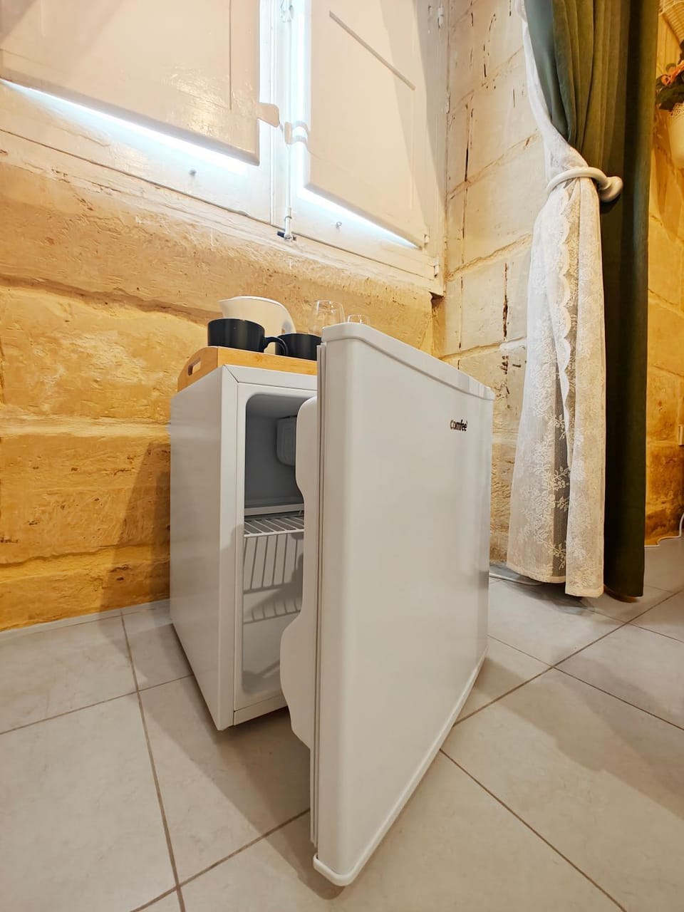 Coffee/tea facilities, minibar