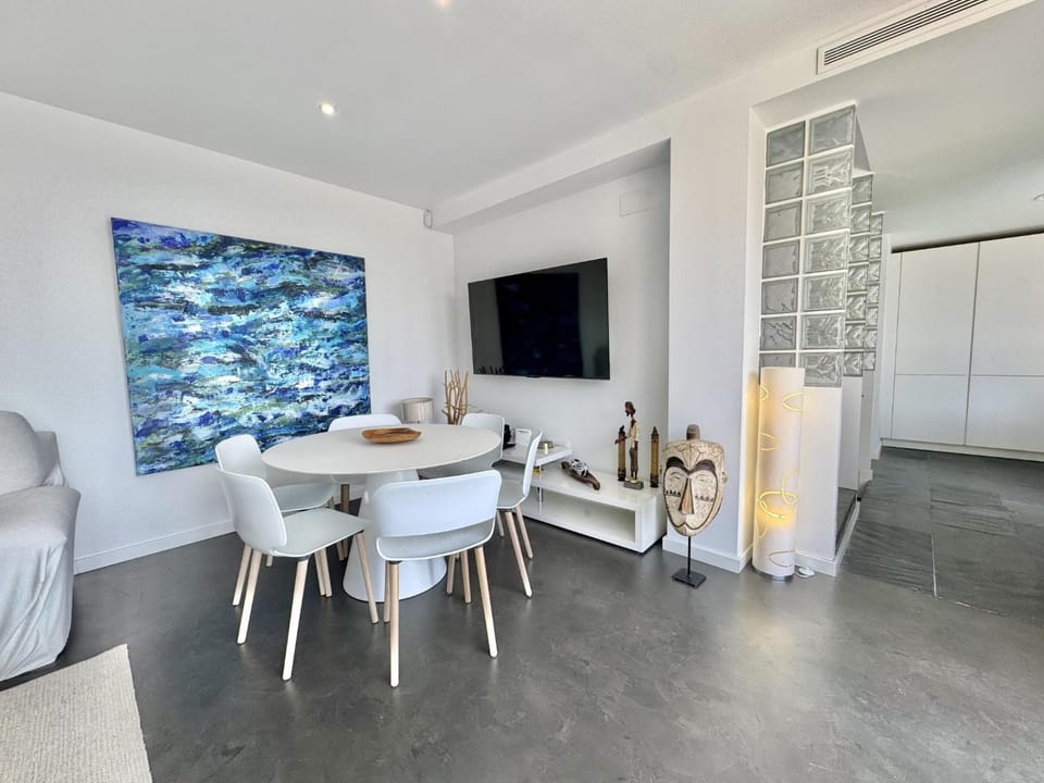 TV and multimedia, Dining area