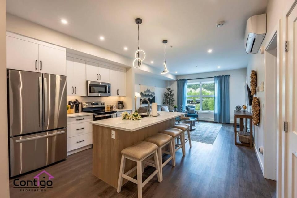 Kitchen or kitchenette, Food and drinks, Dining area, Food, dishwasher, stove, toaster