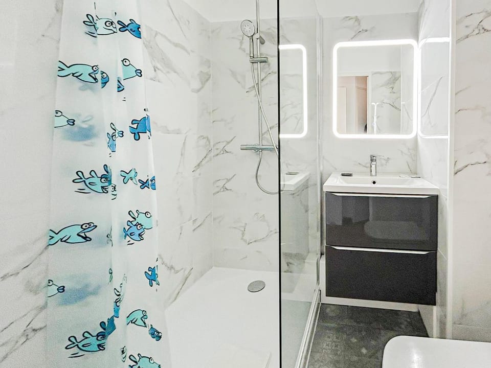 Shower, Bathroom