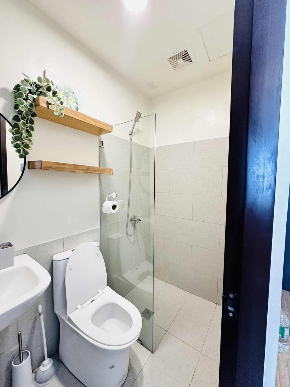 Cozy Modern Fully Furnished Unit near IT Park Cebu Apartment in Lapu-Lapu City