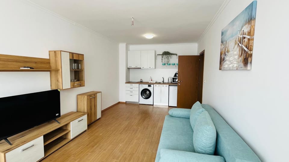TV and multimedia, Kitchen or kitchenette, Seating area, washing machine