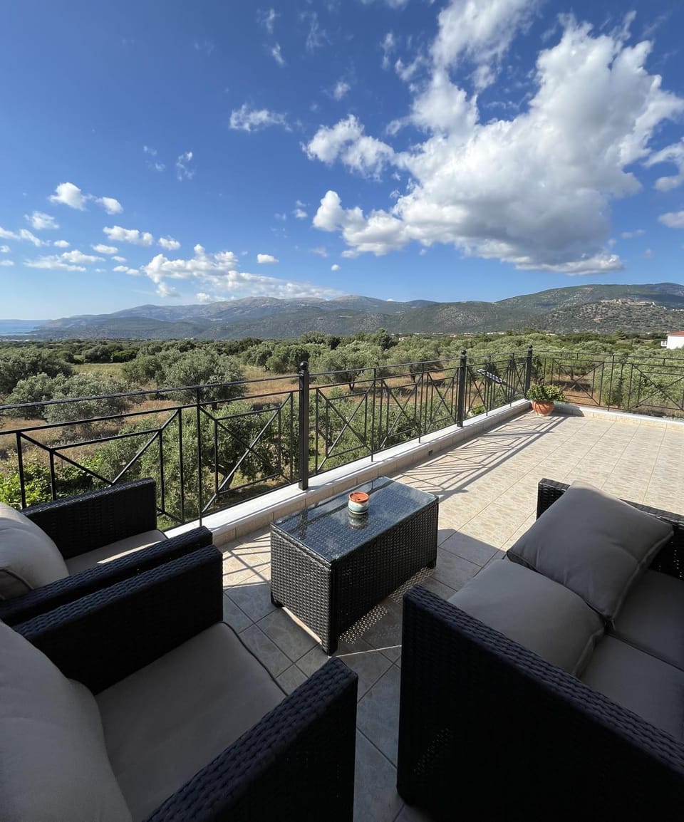 Day, Natural landscape, View (from property/room), Balcony/Terrace, Seating area, Mountain view