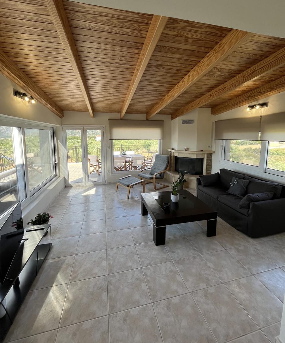 TV and multimedia, Living room, Seating area