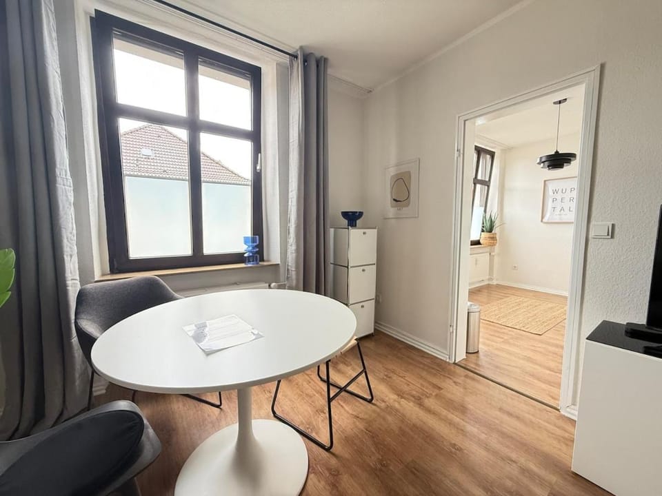 Design trifft Altbau # 2 Zimmer # nah DDorf Köln # 50 qm Apartment in Wuppertal