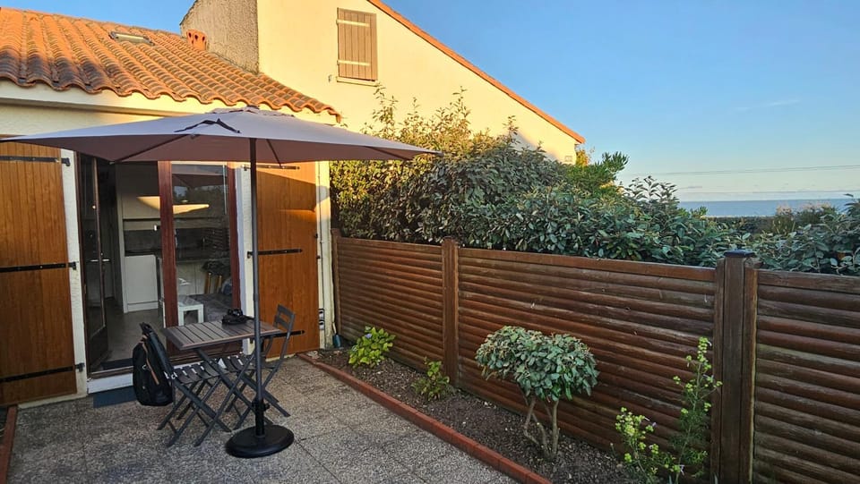 Patio, Facade/entrance, Garden, Sea view