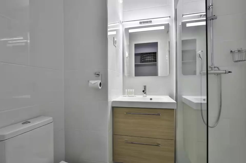 Shower, Bathroom