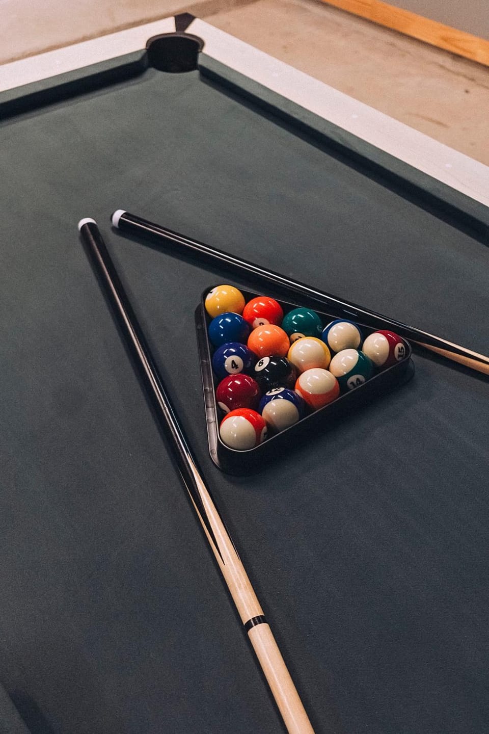 Billiard, Game Room