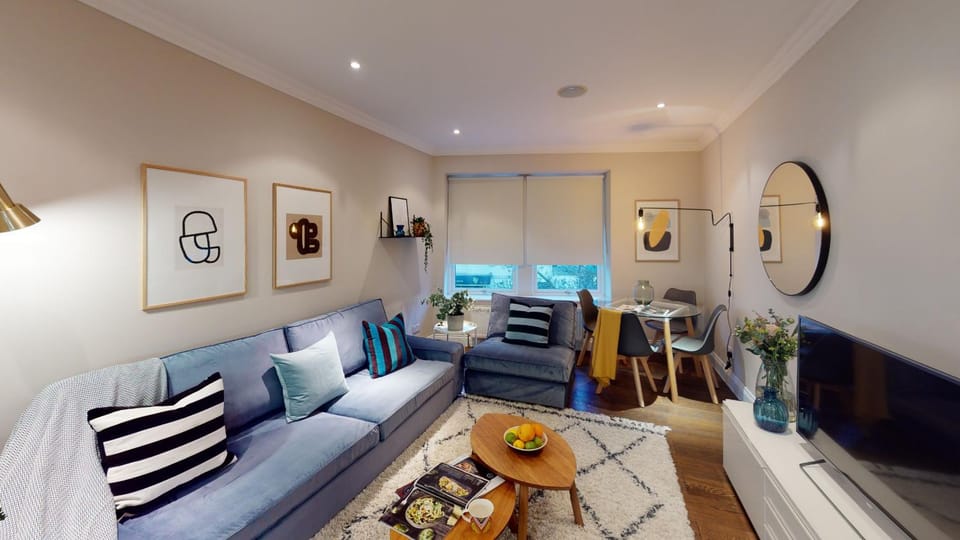 Communal lounge/ TV room, Living room
