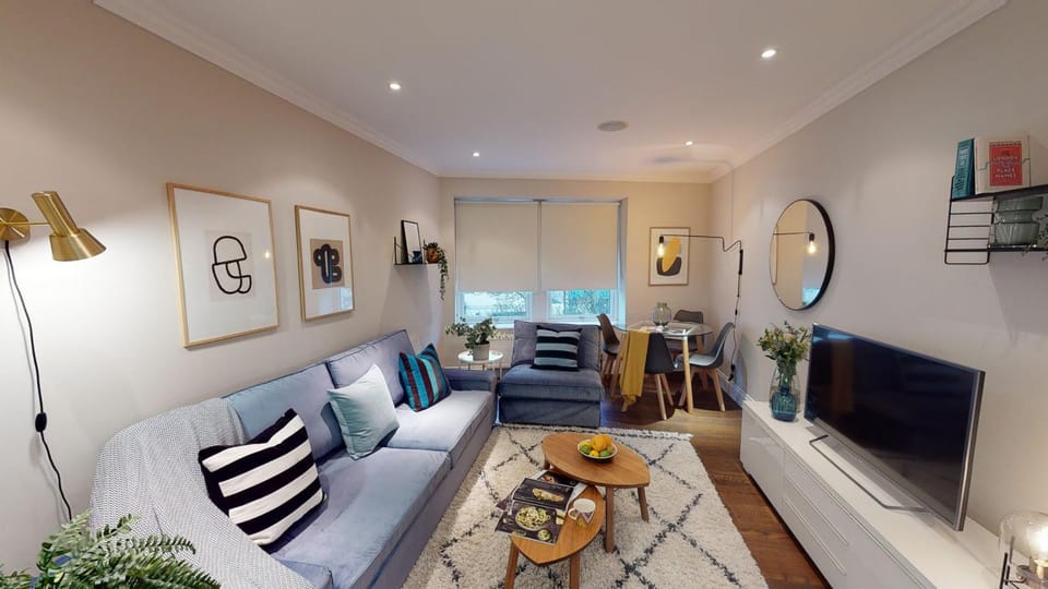 Communal lounge/ TV room, Living room