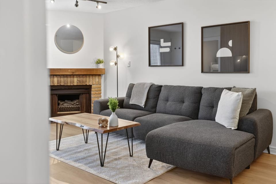 The Moose Lodge - Modern Condo in Collingwood House in Collingwood