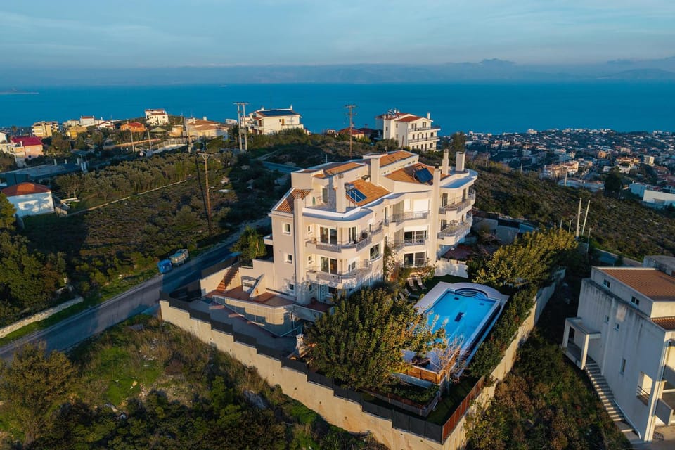 Property building, Day, Natural landscape, Bird's eye view, Pool view, Sea view, Swimming pool, Location
