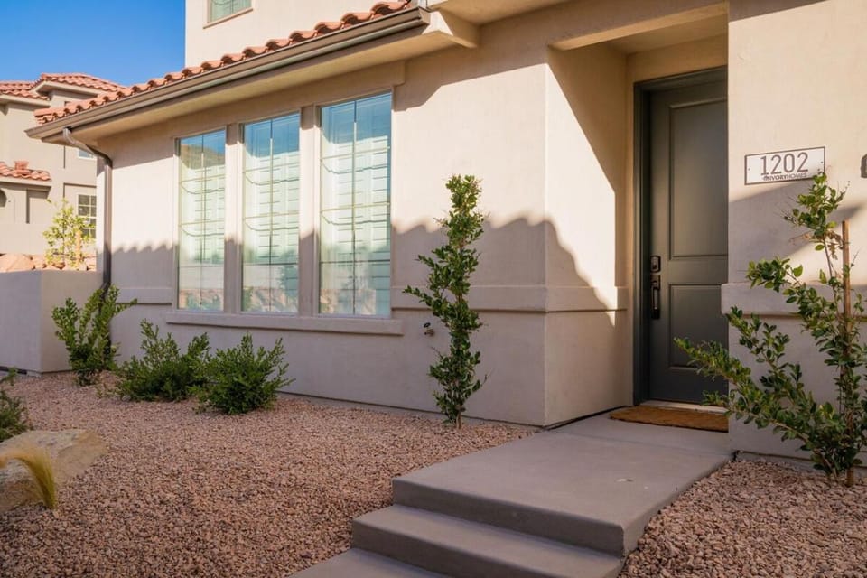 Zion's Base Camp at Escondido Resort House in Washington