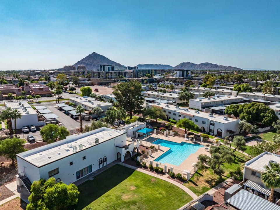 Scottsdale Escape: Patio | Games | Workspace House in Scottsdale