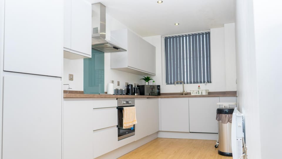 Elegant 1-Bed by Victoria Stn & AO Arena-Sleeps 4 Apartment in Manchester