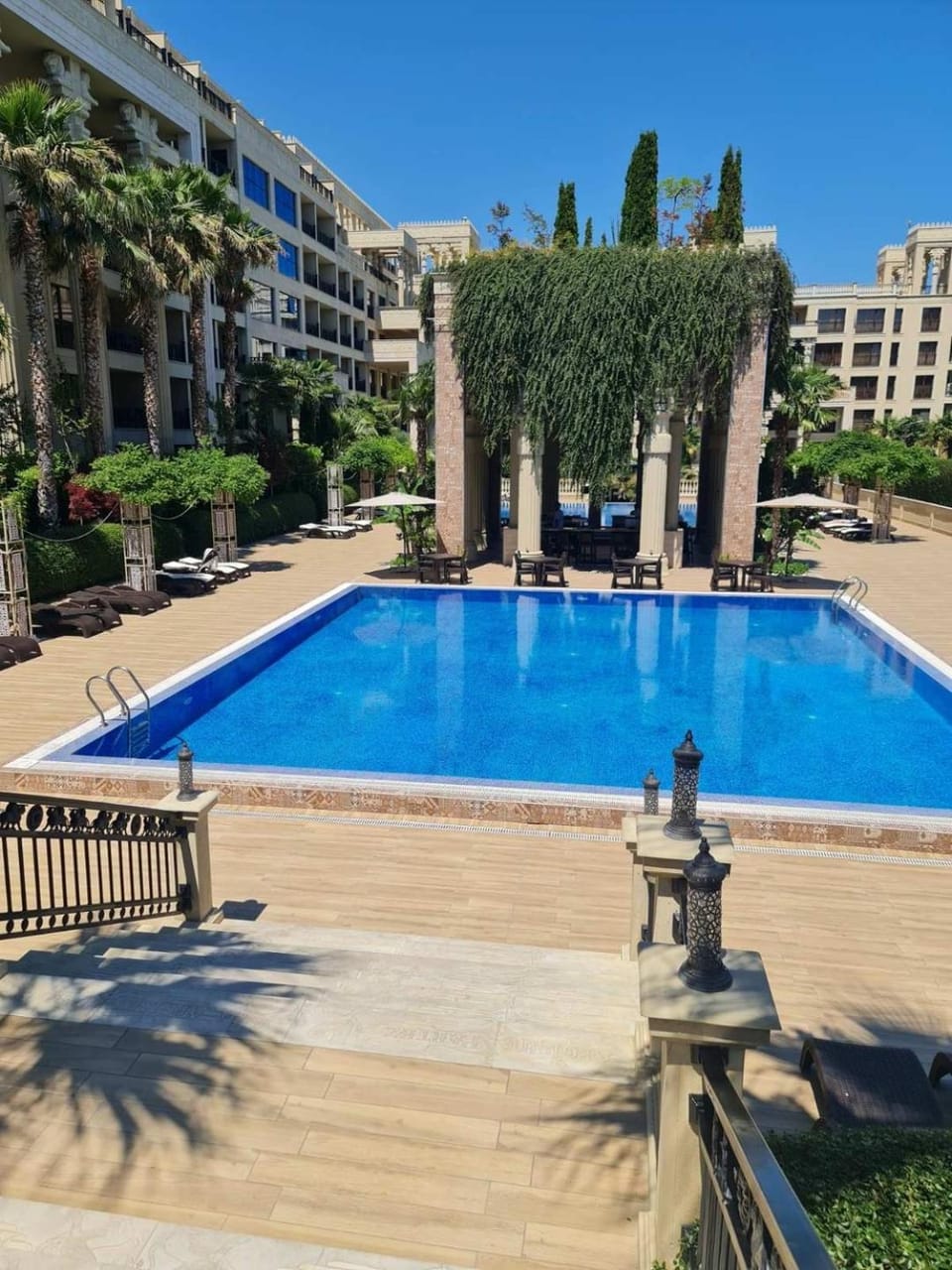 Luxurious Studio - Pool View in Argisht Partez Apartment in Varna