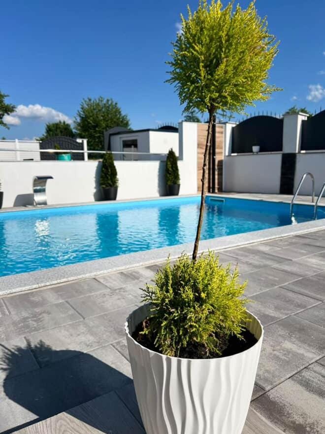 White house Paradise Apartment in Lika-Senj County