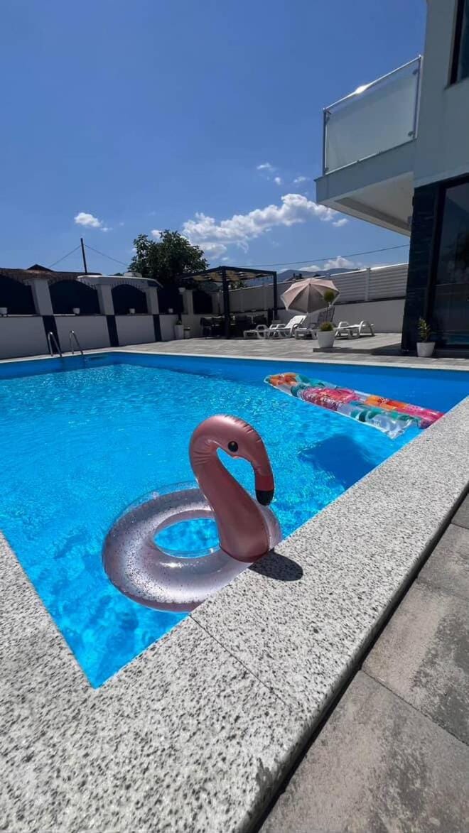 White house Paradise Apartment in Lika-Senj County