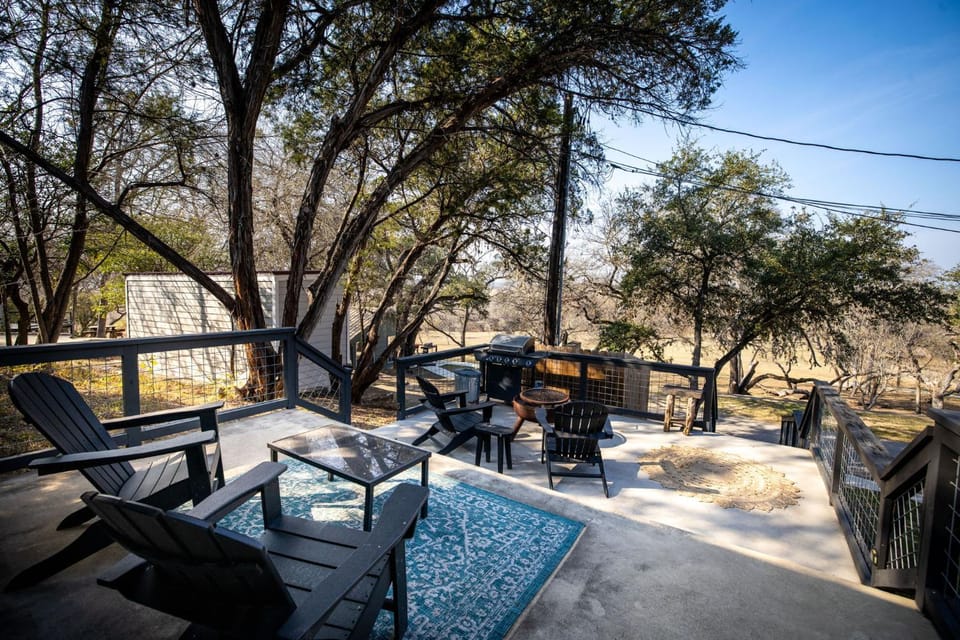 River Access Grill Firepit Sleeps 5 House in Kyle